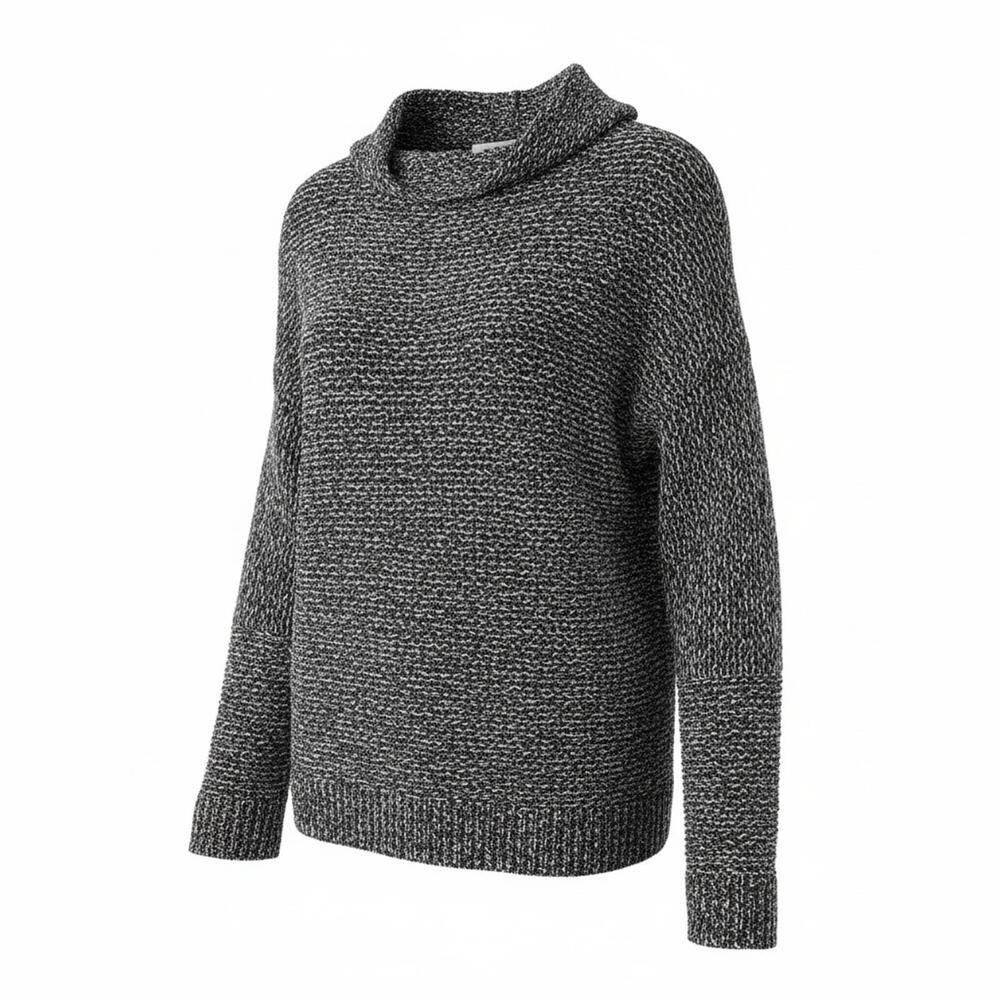 Alison Andrews Women's Black and White Knit Sweater